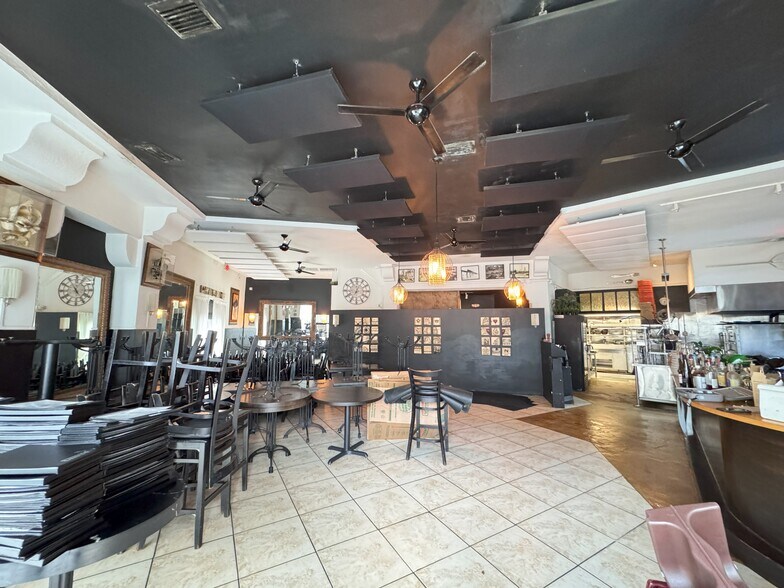 More Photos Of 668 NW 5th St, Miami Restaurant For Lease