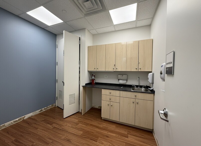 More Photos Of 101 Broadway, Brooklyn Office For Lease