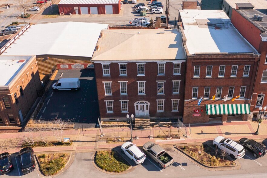 More Photos Of 706 N Main St, Columbia Office Residential For Sale