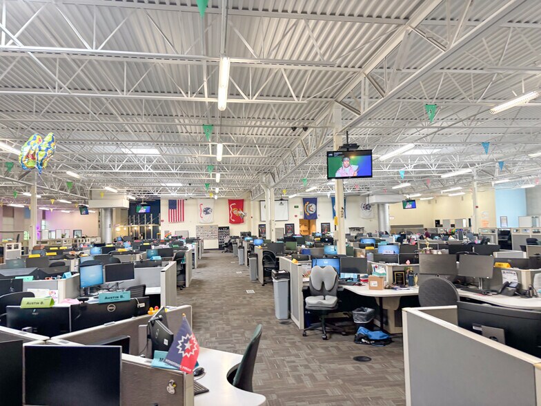 More Photos Of 3355 Walker Ave NW, Grand Rapids Office For Lease