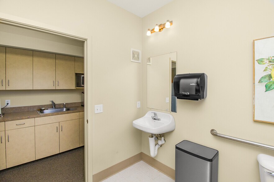 More Photos Of 4641-4671 White Bear Pky, White Bear Lake Office Residential For Sale
