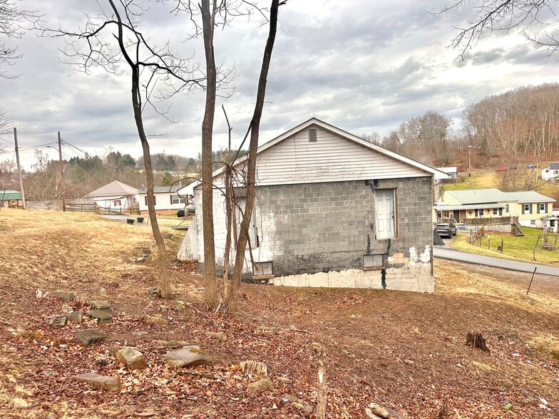 More Photos Of 105 Smith St, Beckley Religious Facility For Sale