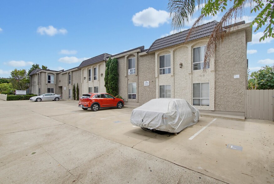 More Photos Of 4649 Voltaire St, San Diego Apartments For Sale