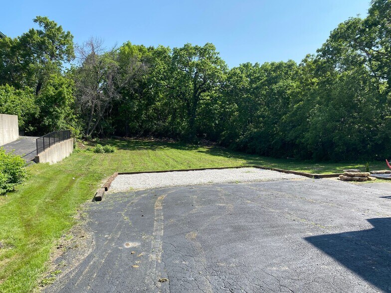 More Photos Of 8705 E 63rd Trafficway, Kansas City Apartments For Sale