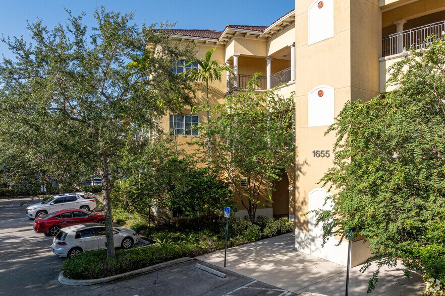 More Photos Of 1655 N Commerce Pky, Weston Office For Lease