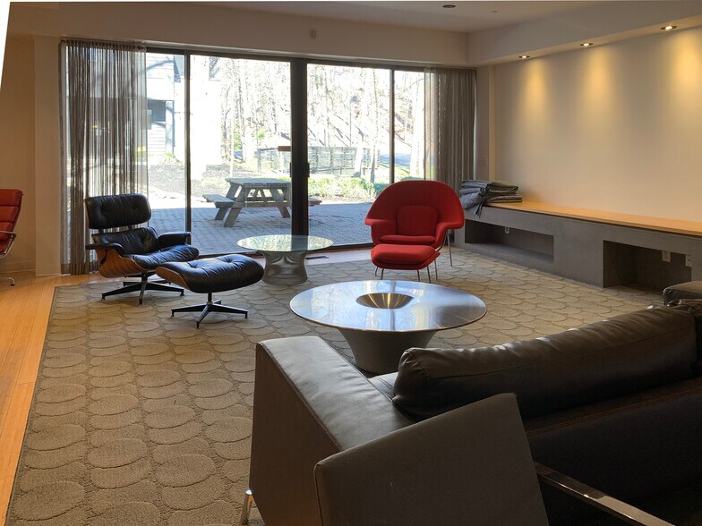 More Photos Of 1266 Manning Pky, Powell Office For Lease