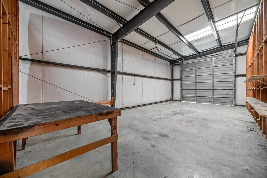 More Photos Of 808 E Parker St, Graham Industrial For Sale
