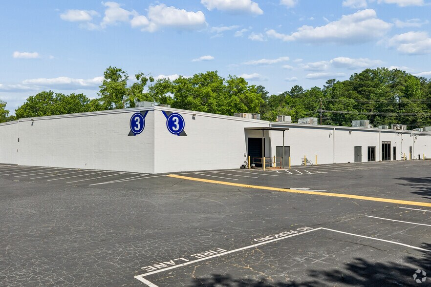 More Photos Of 1000 Holcomb Woods Pky, Roswell Unknown For Lease