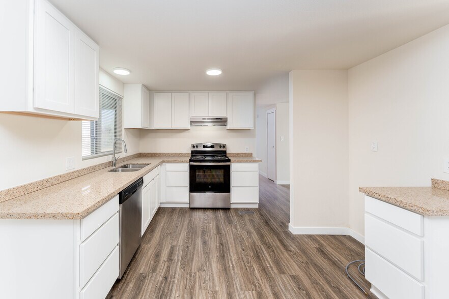 More Photos Of 17331 W Grand Ave, Surprise Office For Sale