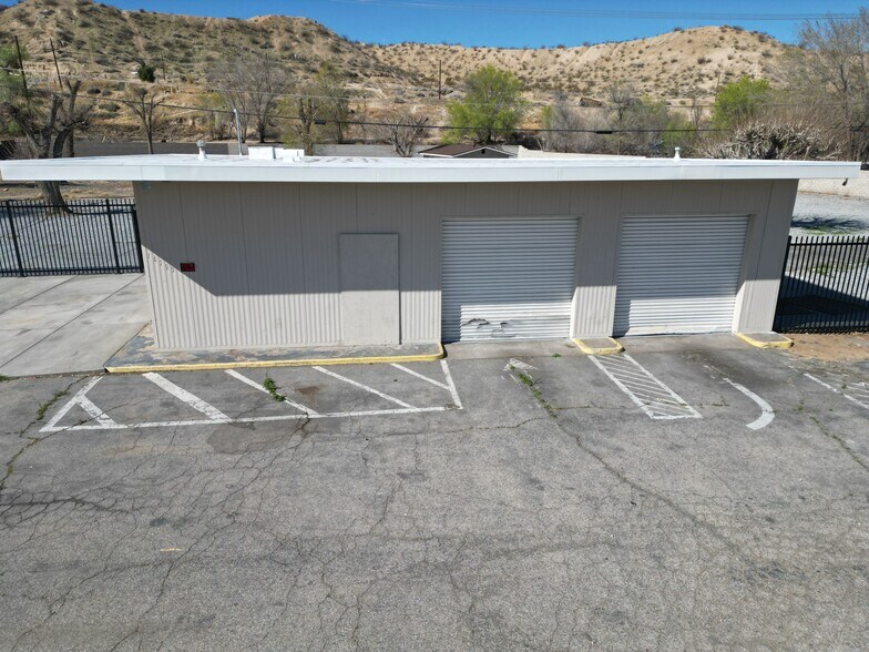 More Photos Of 16593 D St, Victorville Auto Repair For Lease