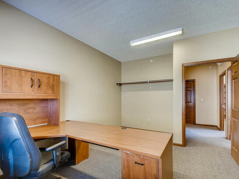 More Photos Of 7975 Stone Creek Dr, Chanhassen Office For Sale