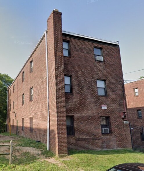 Primary Photo Of 5815 Field Pl Ne, Washington Apartments For Sale