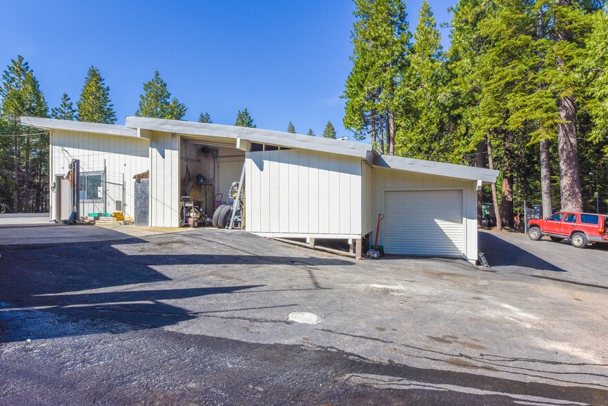 More Photos Of 24967 State Highway 108, Mi Wuk Village Service Station For Sale