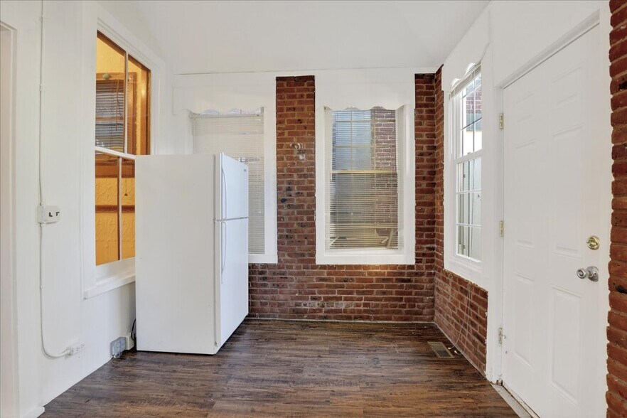 More Photos Of 55 E Front St, Keyport Office For Sale