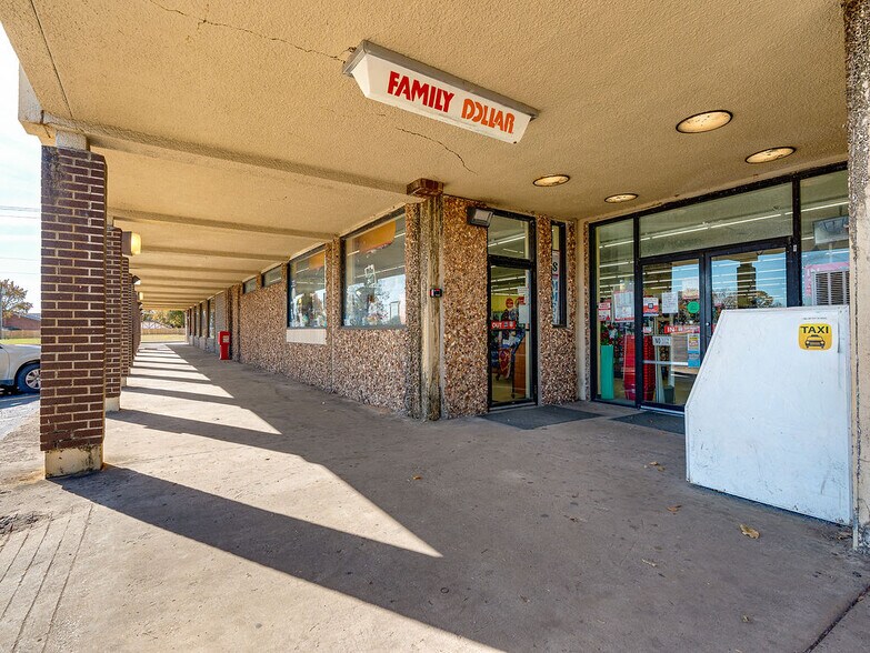 More Photos Of 801-807 N Broadway Ave, Ada Storefront For Sale