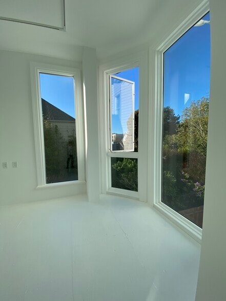 More Photos Of 3516 Sacramento St, San Francisco Storefront Retail Office For Lease