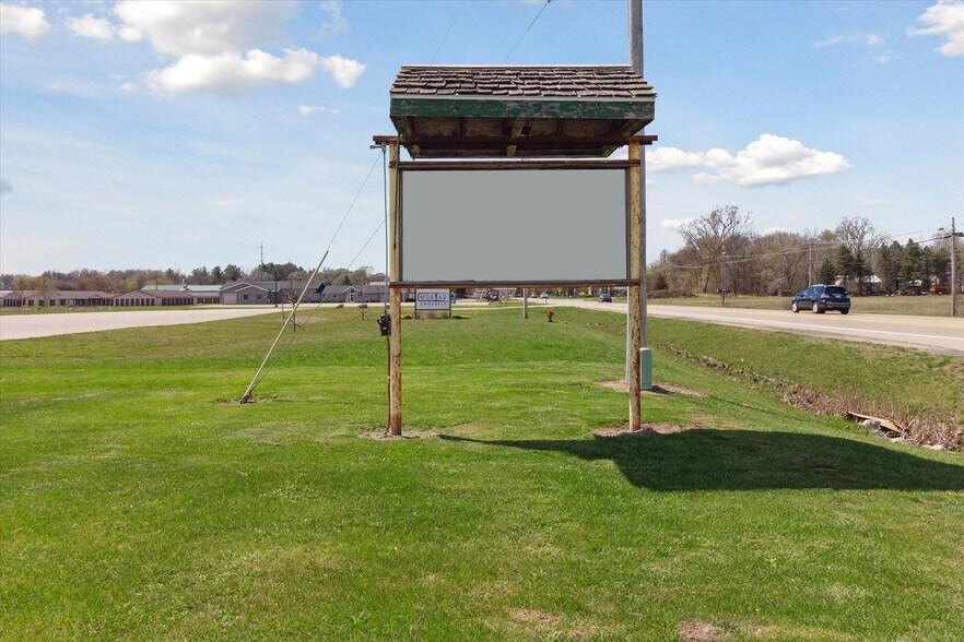 More Photos Of 1395 W Monroe Rd, Saint Louis Office For Sale