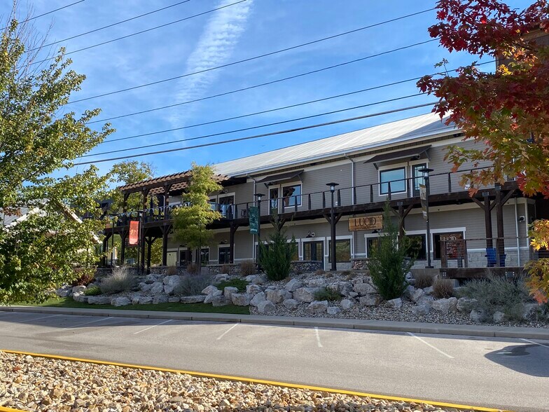 More Photos Of 4022 S Lone Pine Ave, Springfield Daycare Center For Lease