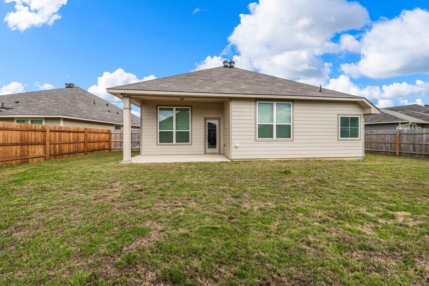 More Photos Of 4020 Centerfire, Waco Apartments For Sale