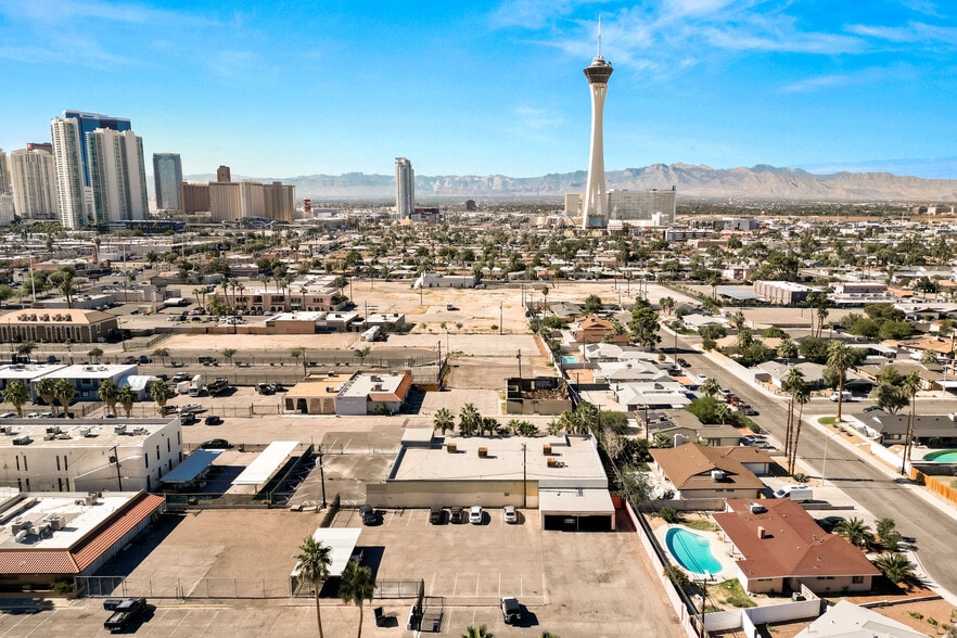 More Photos Of 830 E Sahara Ave, Las Vegas Loft Creative Space For Lease