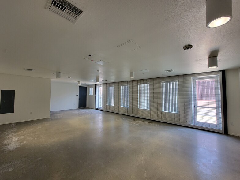 More Photos Of 1836-1852 Locust Ave, Long Beach Apartments For Lease