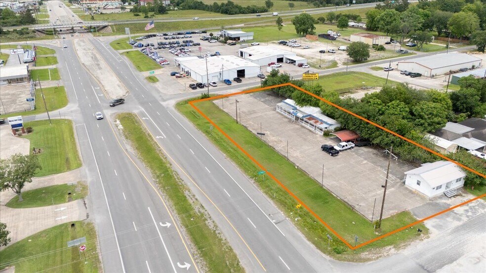 More Photos Of 215 Highway 124, Winnie Flex For Lease