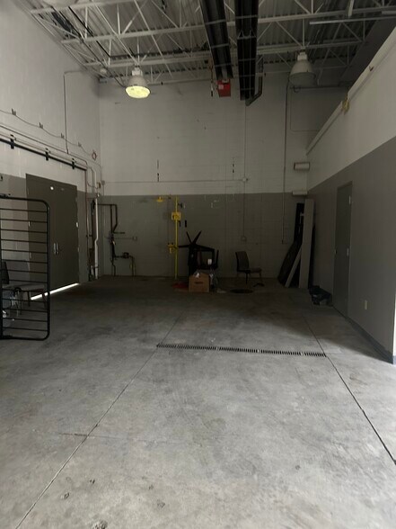 More Photos Of 1740 Park Ave, Plover Storefront Retail Office For Sale