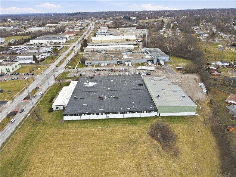 More Photos Of 440 Northland Blvd, Forest Park Manufacturing For Lease