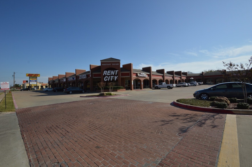 Primary Photo Of 675-691 W Pioneer Pky, Grand Prairie Unknown For Lease