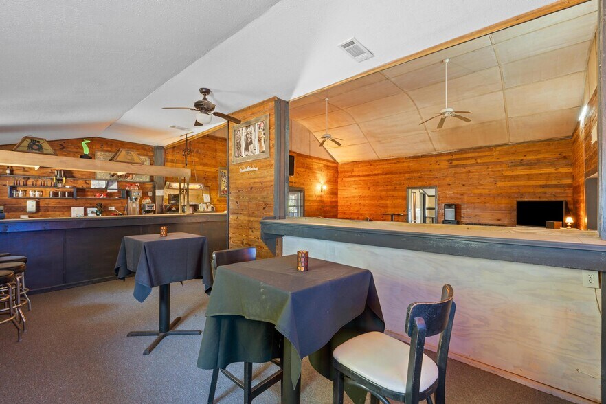 More Photos Of 607 Butts Mill Rd, Pine Mountain General Retail For Sale