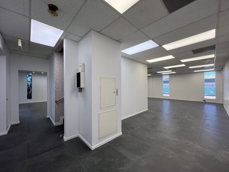 More Photos Of 844 E Sahara Ave, Las Vegas Loft Creative Space For Lease