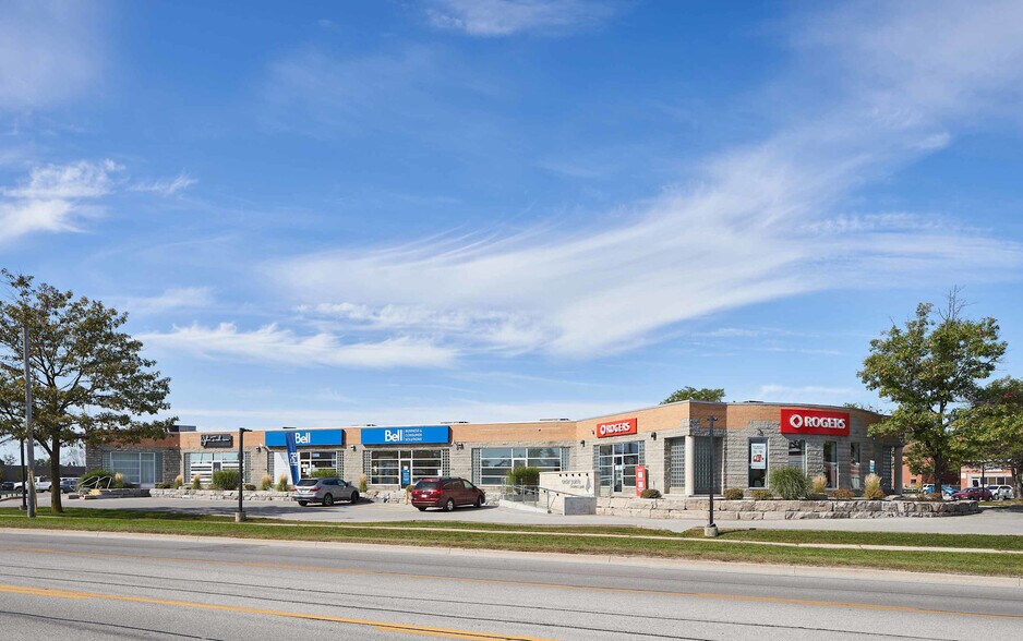 More Photos Of 29-35 Cedar Pointe Dr, Barrie Unknown For Lease