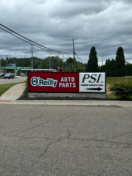 More Photos Of 9474 Lapeer Rd, Davison Freestanding For Lease