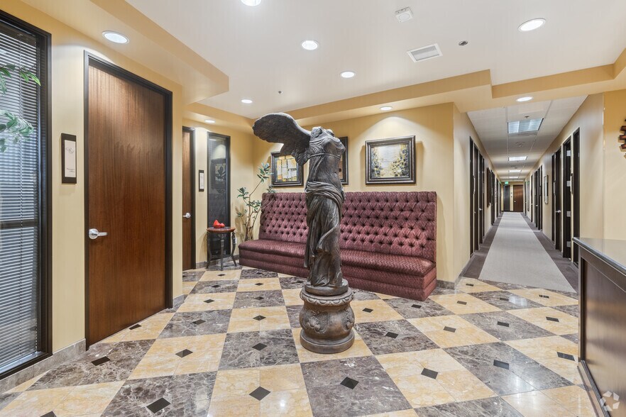 More Photos Of 1000 Town Center Dr, Oxnard Office For Lease