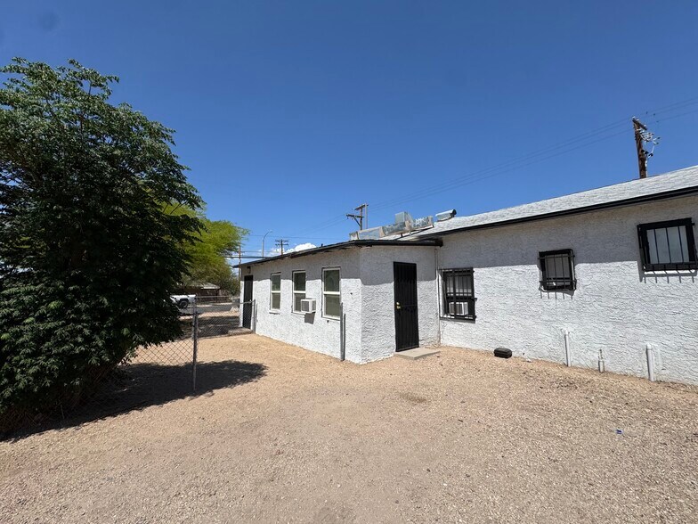 More Photos Of 19 W Veterans Blvd, Tucson Apartments For Sale