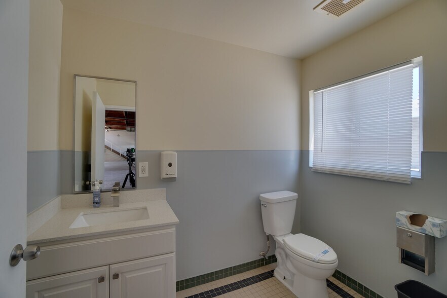 More Photos Of 2196 American Ave, Hayward Warehouse For Lease