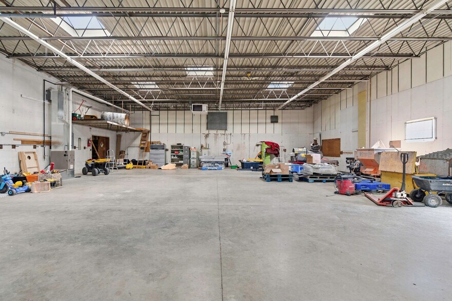 More Photos Of 4310 E 75th Ter, Kansas City Warehouse For Sale