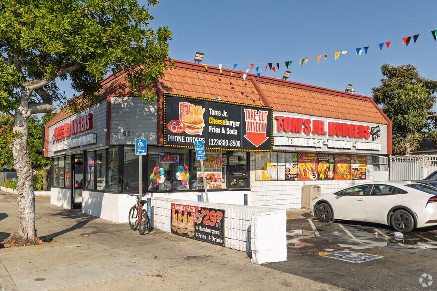 More Photos Of 601 E Century Blvd, Los Angeles General Retail For Sale