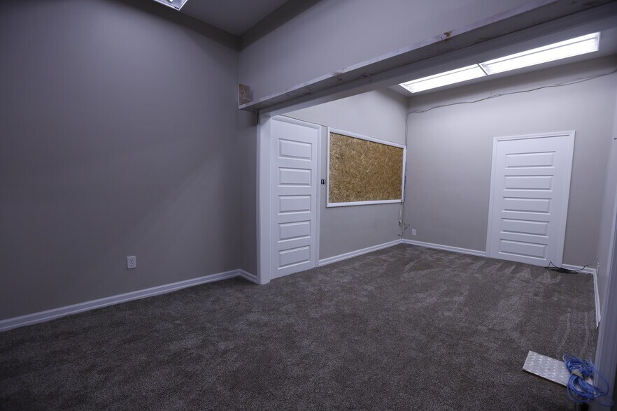 More Photos Of 325 W Main St, Lebanon Office Residential For Sale