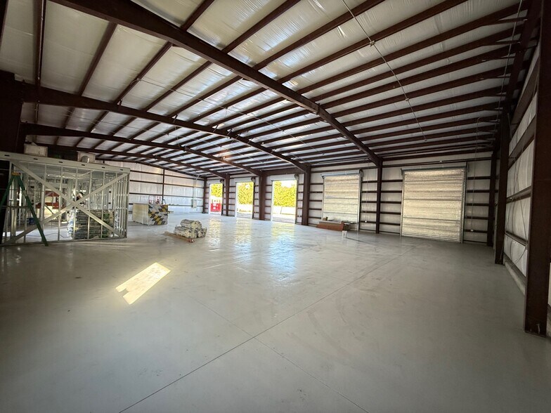 More Photos Of 6940 Sonny Dale Dr, West Melbourne Warehouse For Lease