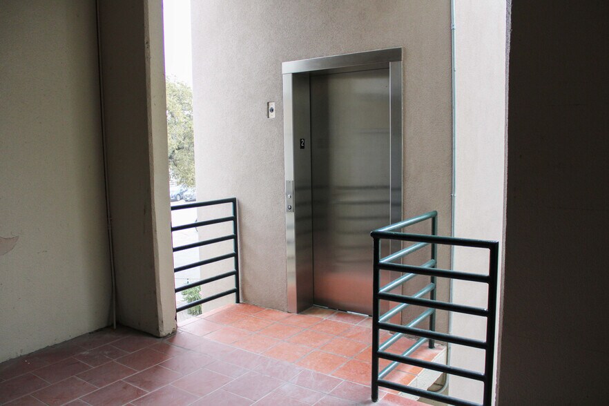 More Photos Of 11800-11874 Wurzbach Rd, San Antonio Unknown For Lease