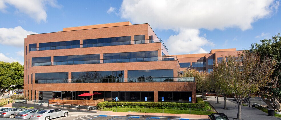More Photos Of 2050 W 190th St, Torrance Office For Lease