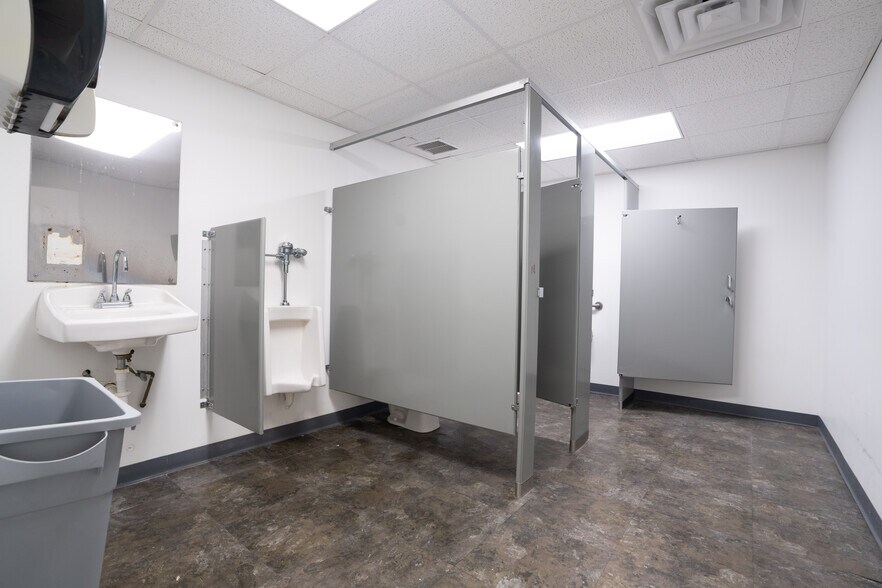 More Photos Of 21 1/2 W Main St, South Vienna Post Office For Sale