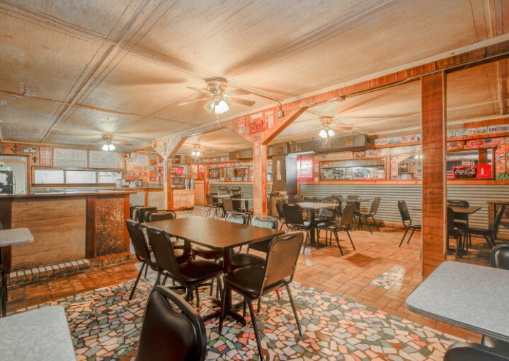 More Photos Of 503 S Gulf Blvd, Freeport Flex For Sale