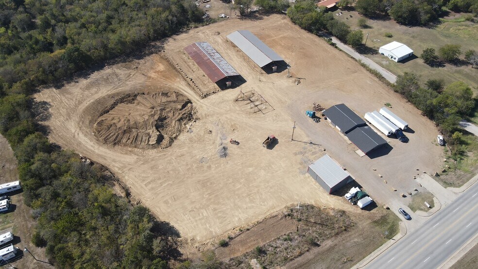 More Photos Of 828 E 13th, Atoka Warehouse For Lease