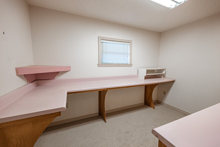 More Photos Of 5603 Stewart St, Milton Office For Sale