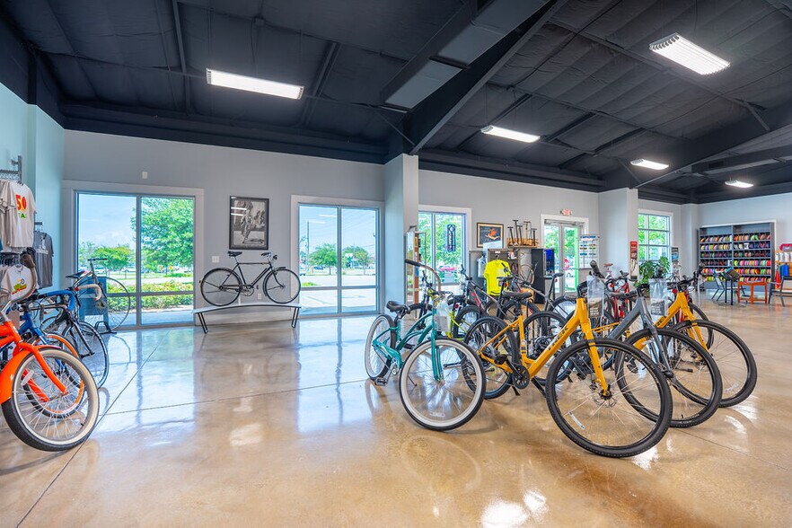 More Photos Of 21 Hollywood Blvd SW, Fort Walton Beach General Retail For Sale