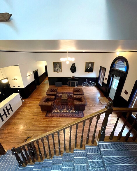 More Photos Of 235 E Main St, Dayton Hotel For Sale