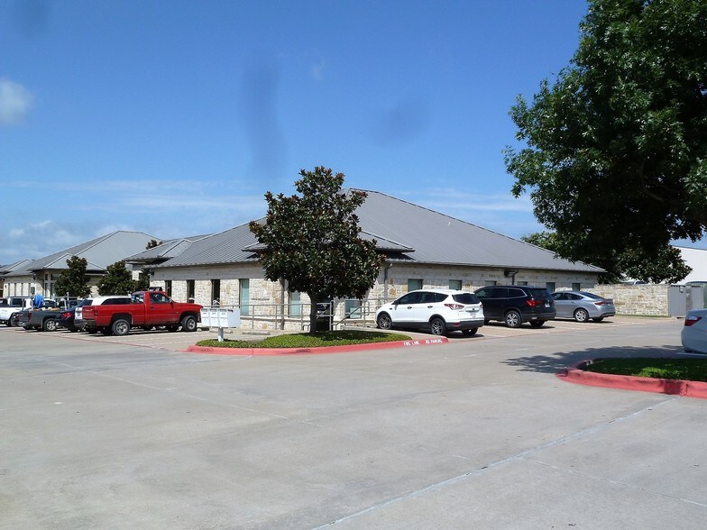 More Photos Of 930 W Ralph Hall Pky, Rockwall Medical For Lease