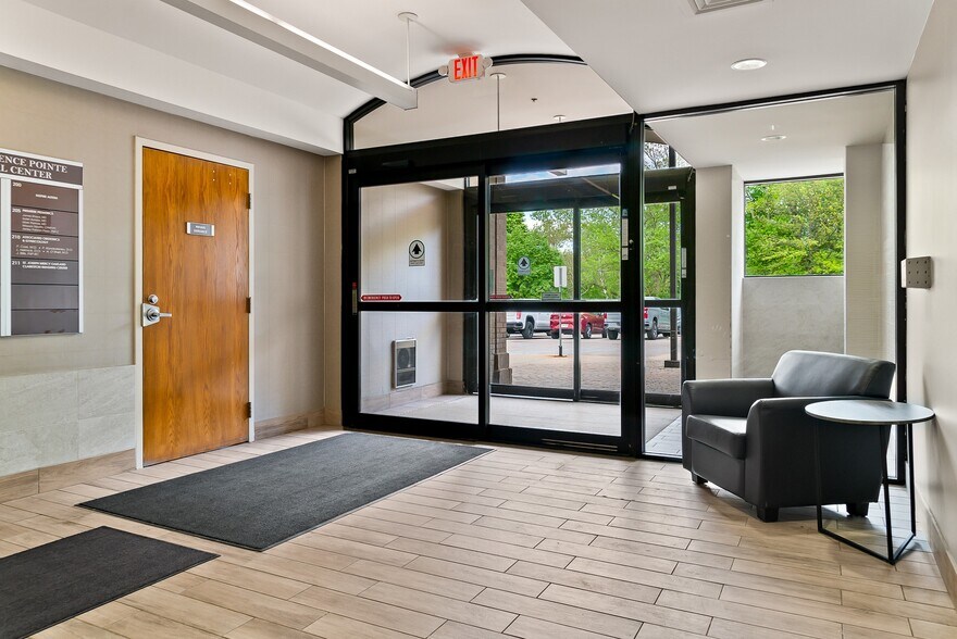 More Photos Of 7210 N Main St, Clarkston Medical For Lease